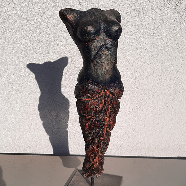 IZA - Isabelle Ardevol donne des cours de modelage en argile et de sculpture 