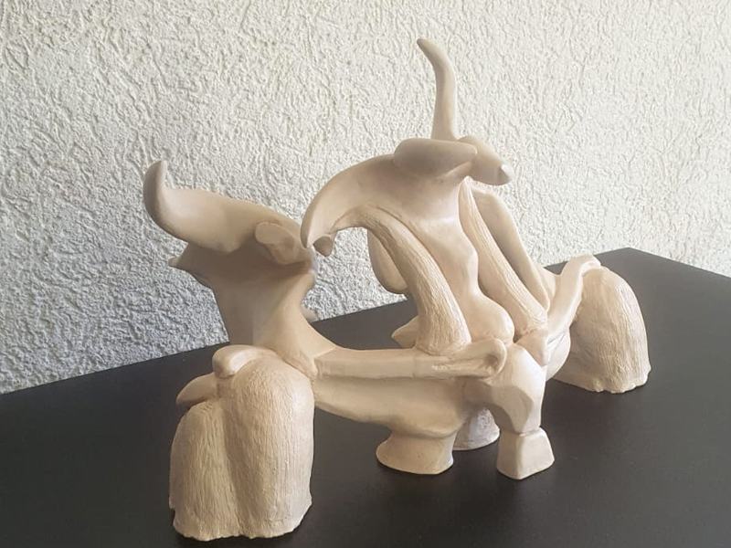 IZA - Isabelle Ardevol donne des cours de modelage en argile et de sculpture dans son atelier