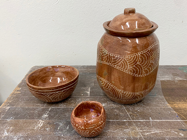 IZA - Isabelle Ardevol donne des cours de modelage en argile et de sculpture dans son atelier