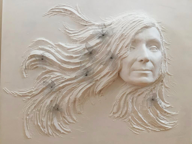 IZA - Isabelle Ardevol donne des cours de modelage en argile et de sculpture dans son atelier.