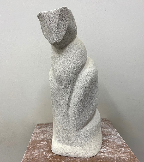 IZA - Isabelle Ardevol donne des cours de modelage en argile et de sculpture dans son atelier.