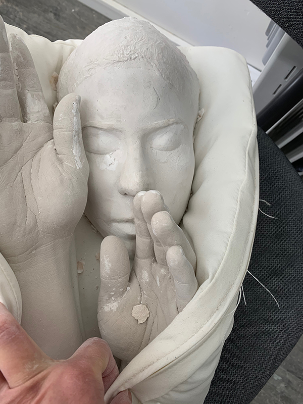 IZA - Isabelle Ardevol donne des cours de modelage en argile et de sculpture dans son atelier