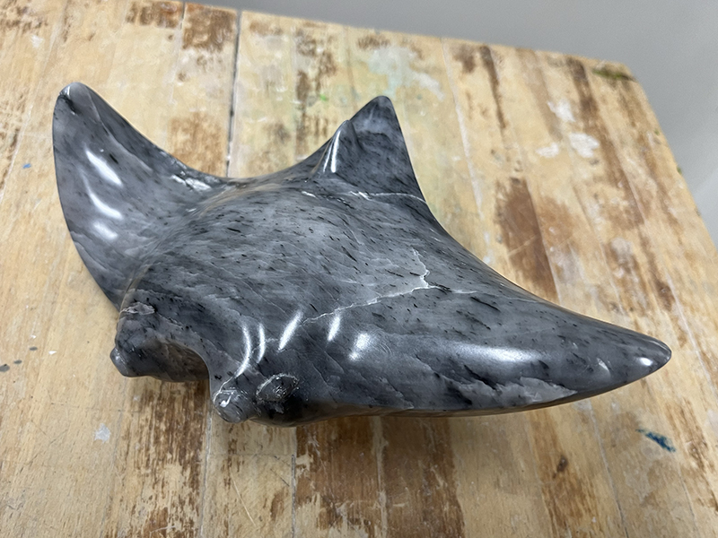 IZA - Isabelle Ardevol, cours de taille de steatite (pierre tendre) a Lausanne - Travaux d'eleves Anna S..